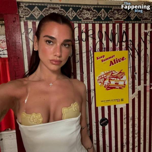 Dua Lipa Sexy (11 New Photos) on fanspics.net