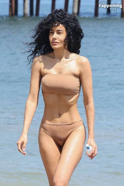 Massiel Taveras Stuns in a Bikini on the Beach in Malibu (48 Photos) - France - Dominica on fanspics.net