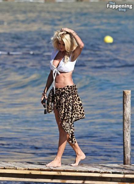 Victoria Silvstedt Looks Sexy in Ibiza (27 Photos) on fanspics.net
