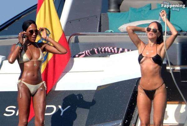 Naomi Campbell, Eiza González, Michelle Rodriguez Enjoy a Day on a Luxury Yacht in Ibiza (129 Photos) - Mexico - Britain on fanspics.net
