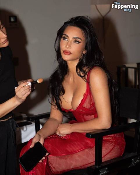 Kim Kardashian Sexy (8 New Photos) on fanspics.net