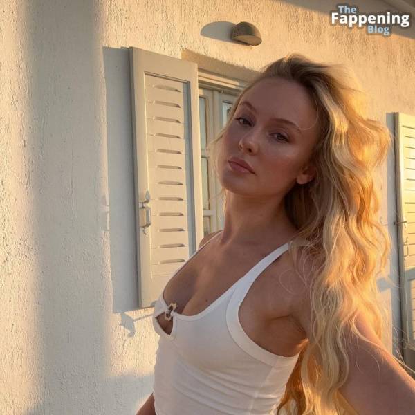 Zara Larsson Sexy (2 Photos) on fanspics.net