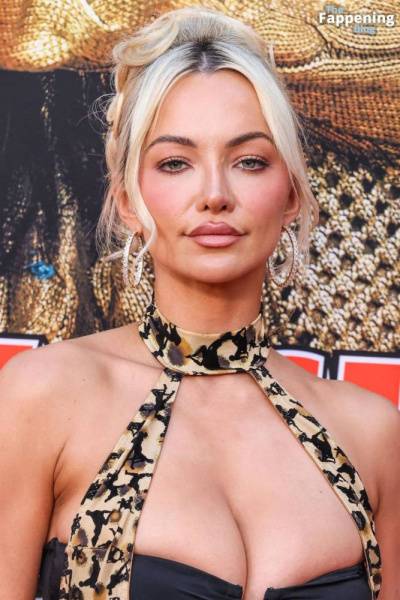 Lindsey Pelas Displays Her Sexy Boobs at the “Jackpot!” Premiere (11 Photos) - China - Los Angeles on fanspics.net