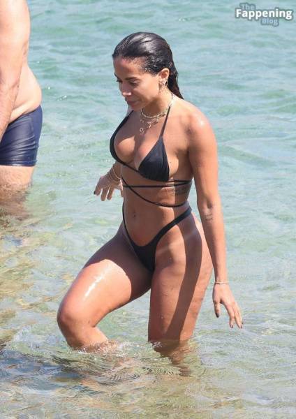 Anitta Enjoys the Hot Summer Sun as She Raised a Few Temperatures Out in Mykonos Island (69 Photos) - Brazil on fanspics.net