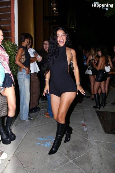 Leah Kateb Shows Off Her Sideboob in WeHo (23 Photos) - Usa on fanspics.net