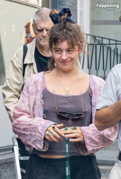 Ruby Ashbourne Serkis Goes Braless with Her Dad in London (24 Photos) - Britain on fanspics.net