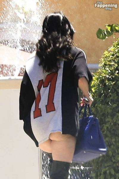 Megan Fox Risks an Almost Wardrobe Malfunction in LA (76 Photos) on fanspics.net