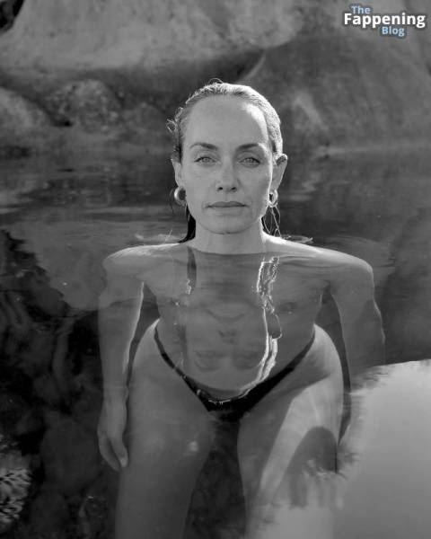 Amber Valletta Nude (4 Photos) on fanspics.net