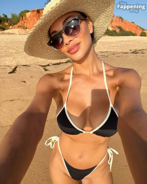 Nicole Scherzinger Hot (5 Photos) on fanspics.net