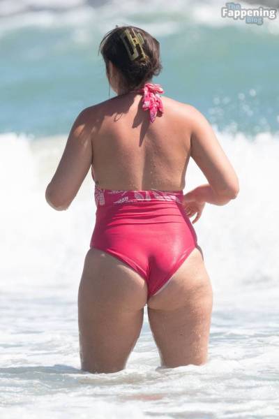 Jacqueline Jossa Has Fun in the Sun on the Beach in Spain (92 Photos) - Spain on fanspics.net